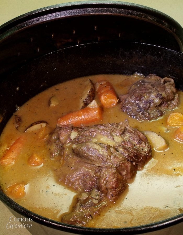 Beer Braised Venison Roast - Curious Cuisiniere 啤酒炖鹿肉烤肉 - 好奇钓鱼
