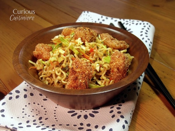 泰式椰菜配脆皮鱼,由Curious Cuisiniere制作