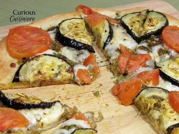 大蒜,牛至和自制的香蒜酱,这是一个你不想错过的烤西葫芦披萨食谱!|好奇CuisinieregydF4y2Ba