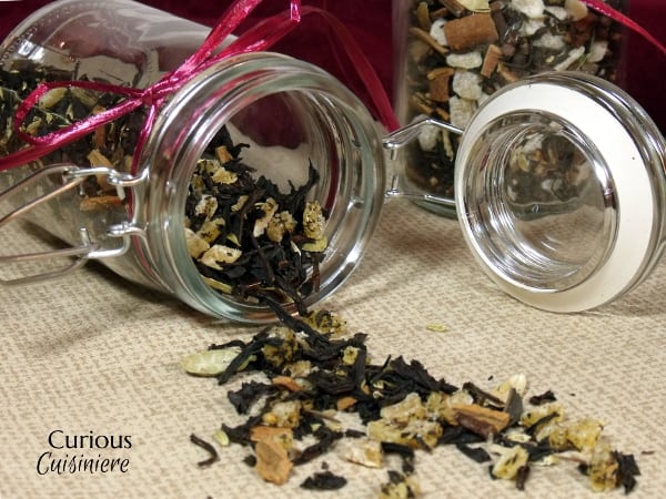 温暖的香料和红茶结合在这自制的印度茶混合，使一个美丽的自制礼物。|好奇Cuisiniere