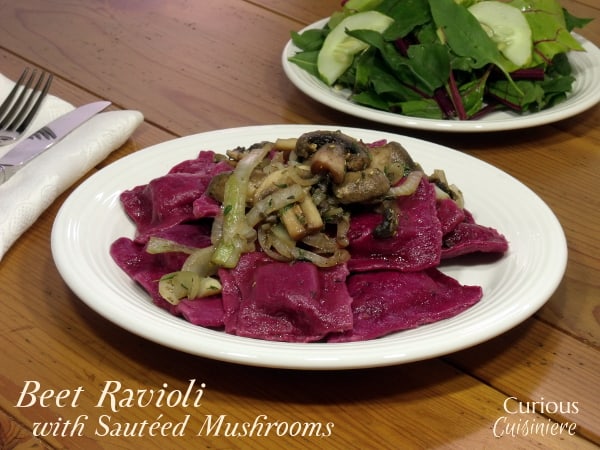来自Curious Cuisiniere的甜菜馄饨Sautéed蘑菇gydF4y2Ba