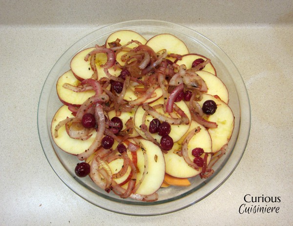 来自好奇烹调的分层红薯和苹果烘烤G.ydF4y2Ba