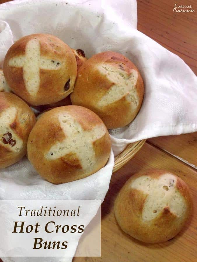 五香，水果镶嵌的热十字面包是一种美味的复活节，并有很多与他们相关的民间传说。|好奇的烹饪GydF4y2Ba