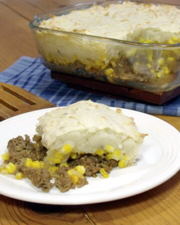 土豆、碎牛肉和玉米混合在加拿大版本的牧羊人馅饼中m.jamahire.com