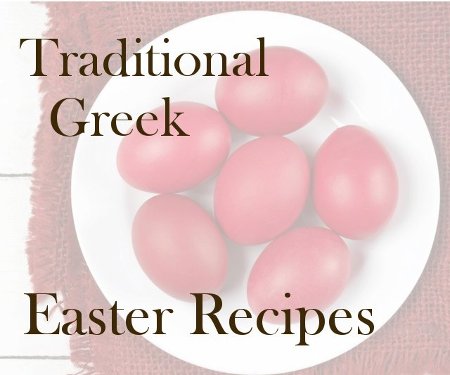 与传统希腊复活节食谱文本覆盖的红色复活节彩蛋