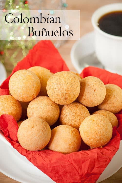 哥伦比亚Buñuelos或奶酪炸薯条，是一口纹理和口味。他们有一个柔软的碎屑和一个脆皮的地壳，一丝甜蜜，是典型的哥伦比亚圣诞节款式。|m.jamahire.com.