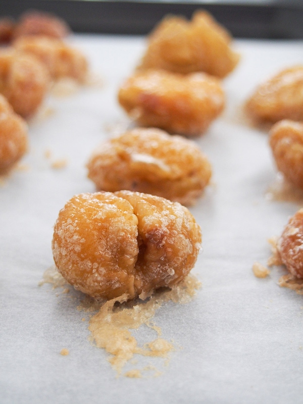 Marron Glace(法国糖果栗子)从烤箱里拿出来