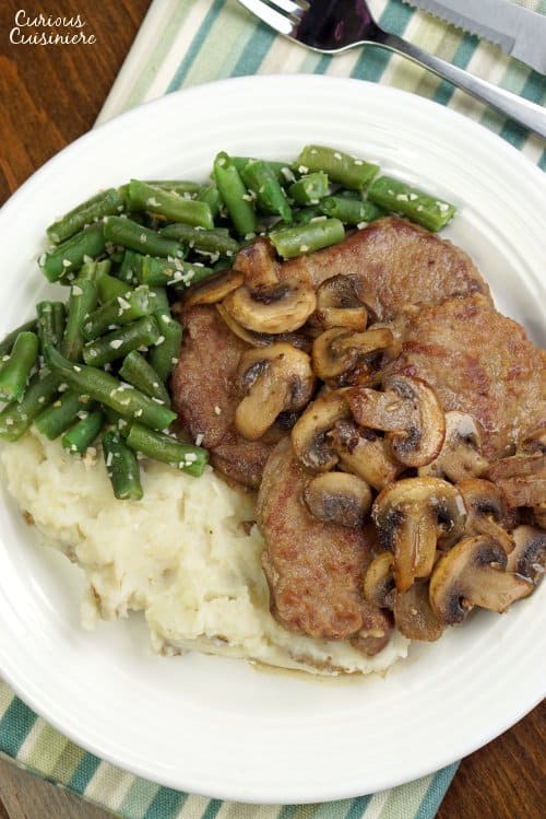 马沙拉鹿肉是一种深度和美味的食谱，为使用鹿肉牛排提供了一种独特的方式。(但它也同样适用于牛肉!)| www.CuriousCuisiniere.com