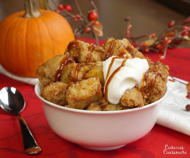 就像温暖的南瓜饼一样好，这个缸南瓜面包布丁配方对秋天的早餐健康，但这足以进行一种享受，它也是一个美妙的甜点！|m.jamahire.com.