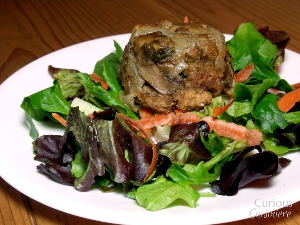 大家都知道脆皮是馅料中最好的部分。有了“填料”，每个人都能尝到酥脆的蘑菇馅美味。| www.CuriousCuisiniere.com