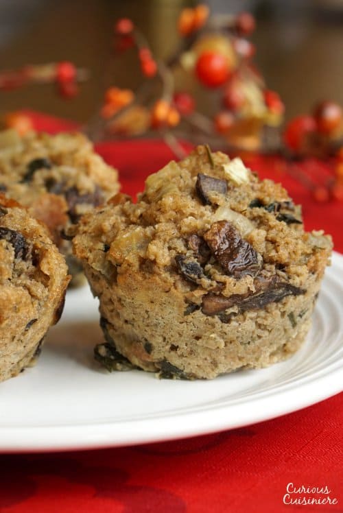 大家都知道脆皮是馅料中最好的部分。有了我们的莳萝和蘑菇馅儿松饼，每个人都能尝到酥脆的蘑菇馅儿的美味。| www.CuriousCuisiniere.com