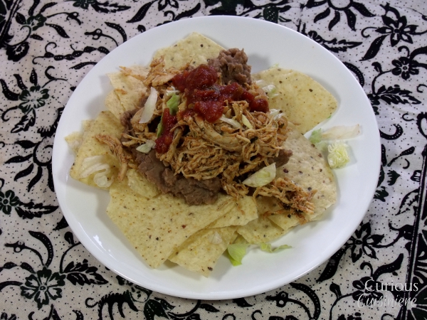 有烟熏味，略带辣味，这是一款西南拉丝鸡，味道鲜美，用途广泛，制作简单。通过好奇Cuisiniere