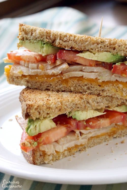 使用多汁火鸡，西红柿和锋利的切达干酪和锋利的切达干酪，制作完美，温暖和烤的火鸡鳄梨融化。|m.jamahire.com.