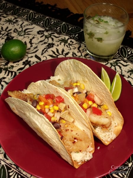 鱼炸玉米饼与好奇Cuisiniere石灰莎莎