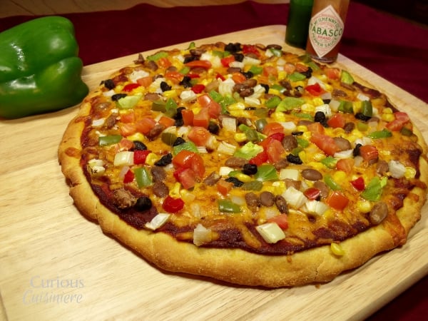 来自好奇烹调的墨西哥披萨的玉米丸外壳