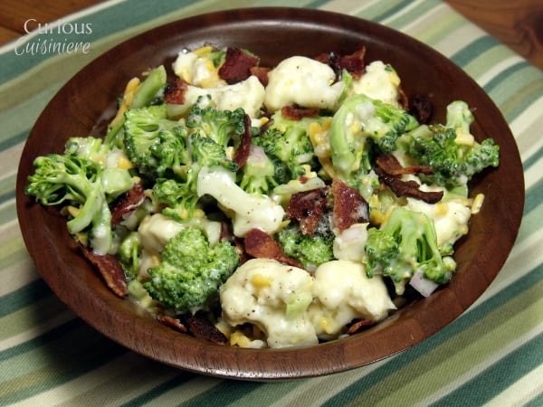 来自Curious Cuisiniere的花椰菜和花椰菜培根沙拉