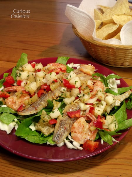 JiCama Salsa与来自好奇烹调的鱼炸玉米饼沙拉