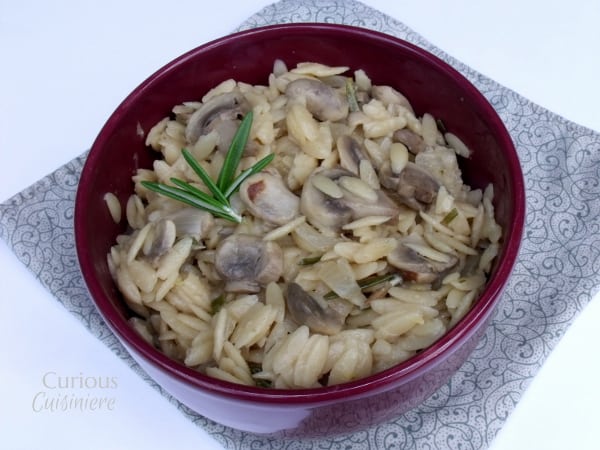 好奇厨艺店的蘑菇柠檬迷迭香Orzo