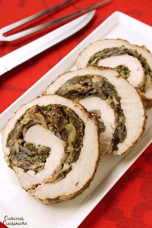 香菇配葡萄酒和芥末，搭配瑞士甜菜，堪称完美的烤猪肉卷。| www.CuriousCuisiniere.comgydF4y2Ba