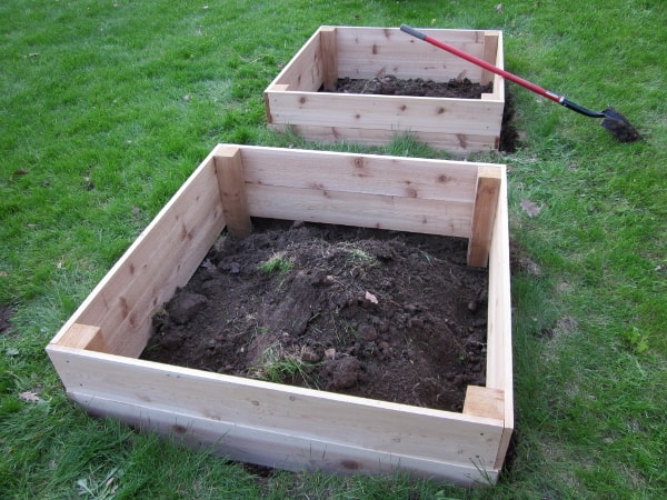 用好奇的Cuisiniere安装凸起的床