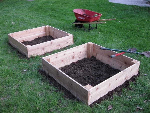 用好奇的Cuisiniere安装凸起的床