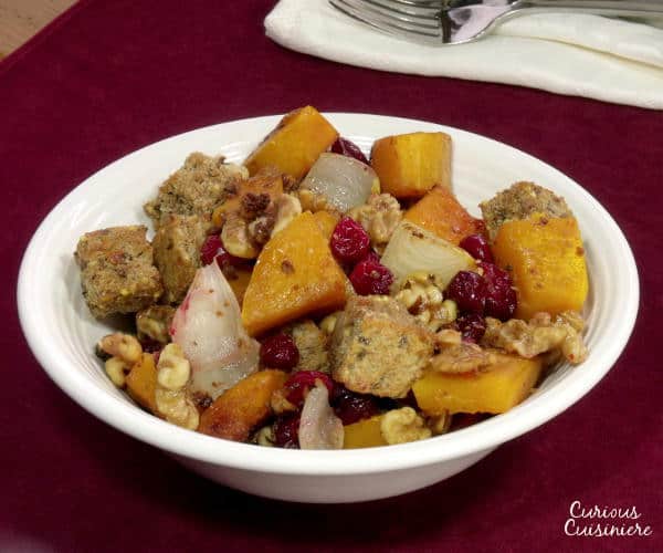 烤冬南瓜和坚果谷物面包使这种旋转在托斯卡纳Panzanella是一个秋天收获的嘉年华风味。| m.jamahire.comgydF4y2Ba