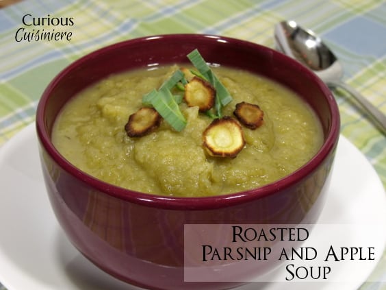 这是一个略带甜美，舒适的秋季汤的食谱，这款烤欧洲防风锅汤肯定会温暖那些酷秋天的日子。| www.CuriousCuisiniere.comG.ydF4y2Ba