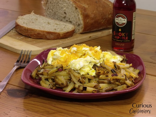 的Chipotle马铃薯饼与好奇Cuisiniere炒鸡蛋G.ydF4y2Ba