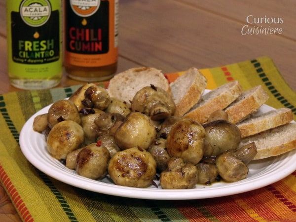 从好奇Cuisiniere酸橙和芫荽叶腌制蘑菇GydF4y2Ba