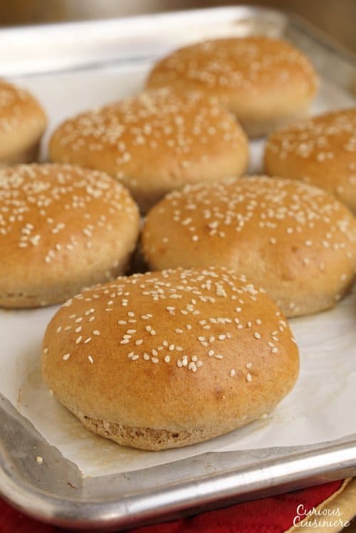 这些自制，小麦汉堡包的包子从一堆成分蓬松，金面包不到一小时。|m.jamahire.com.GydF4y2Ba