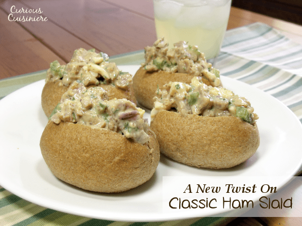 这款简单的火腿沙拉是美国经典的粗壮，减轻了扭曲。为完美，轻夏季午餐做好准备！|m.jamahire.com.