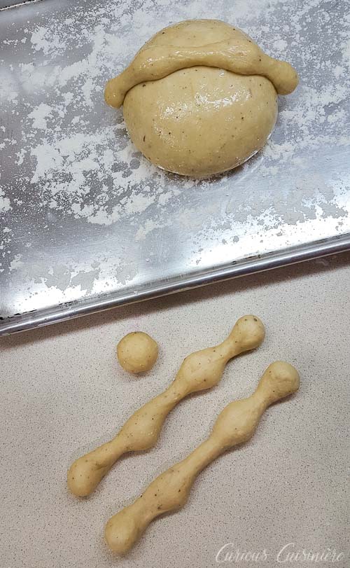 塑造面团让墨西哥死面包潘德梅托