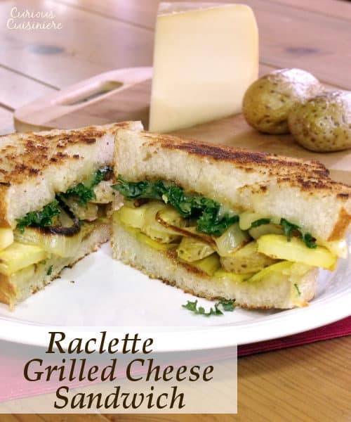 瑞士瑞克莱特芝士晚餐与经典的美式芝士三明治结合在这个烤瑞克莱特芝士三明治食谱中。添加一个扭转您的经典烤奶酪与阿尔卑斯山的味道!| www.CuriousCuisiniere.com