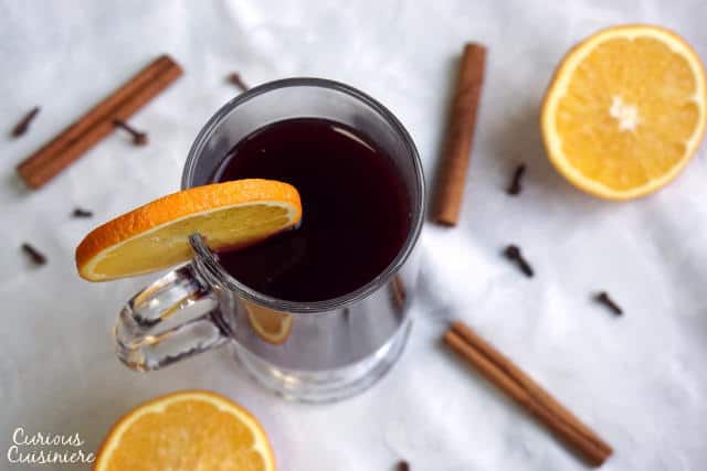 Glühwein是一款德国仔细色素的葡萄酒，具有柑橘类味道和温暖的香料。真正闻起来像圣诞节！|m.jamahire.com.