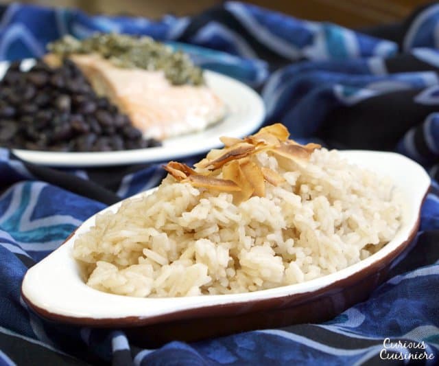 香甜可口的Arroz con Coco是一款美味的哥伦比亚椰子米饭配菜，你很快就会发现自己上瘾了!| www.CuriousCuisiniere.com