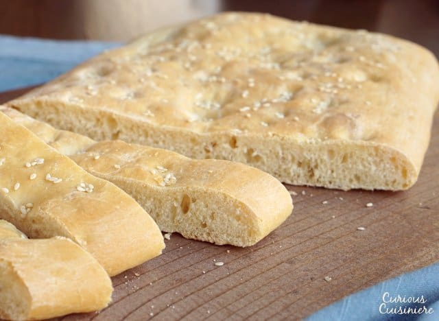 拉加纳是一个简单的希腊小饼，传统上只吃了一次，在清洁周一，在希腊东正教传统中借出的第一天。  | www.CuriousCuisiniere.com