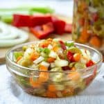 热Giardiniera热辣椒使用点菜和丰辣辣椒为三明治、热狗和更多网站CuriousCuisire.com