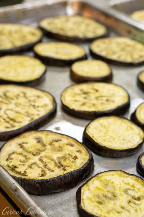 烤箱烘焙茄子为moussaka |m.jamahire.com.