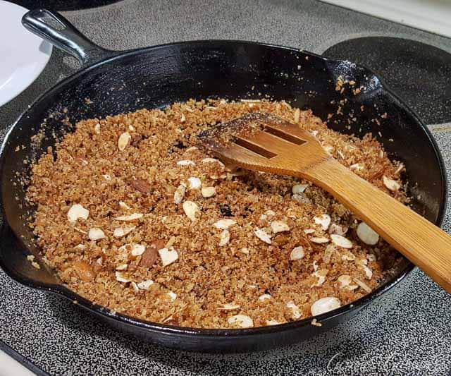 德国Apfelstrudel Apple Strudel的面包屑|好奇的烹饪