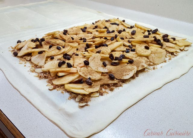 填充德国Apfelstrudel Apple Strudel |好奇的烹饪