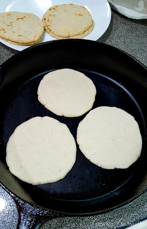 在煎锅烹饪传统的戈尔蒂塔斯
