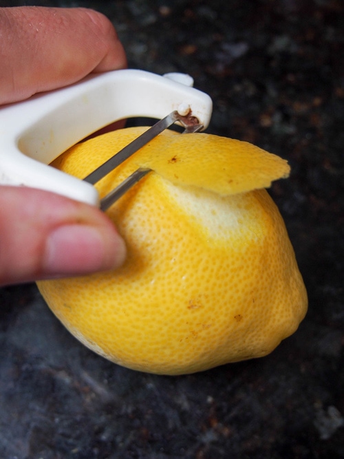 剥皮柠檬为Limoncello